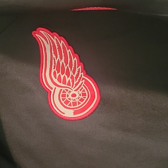 Men's rebook Redwings jacket - Picture 3 of 5